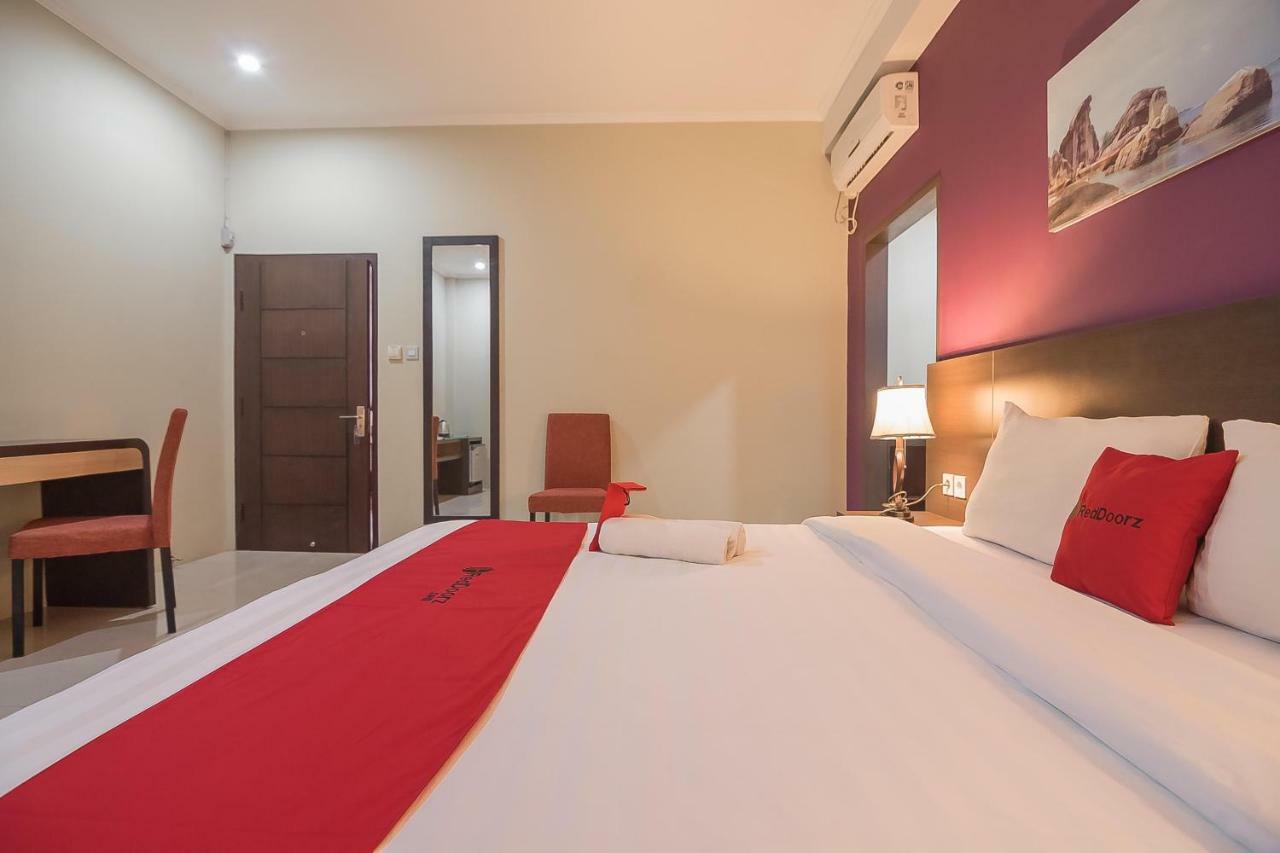 Reddoorz Plus @ Tanjung Pandan Belitung 2 Kültér fotó