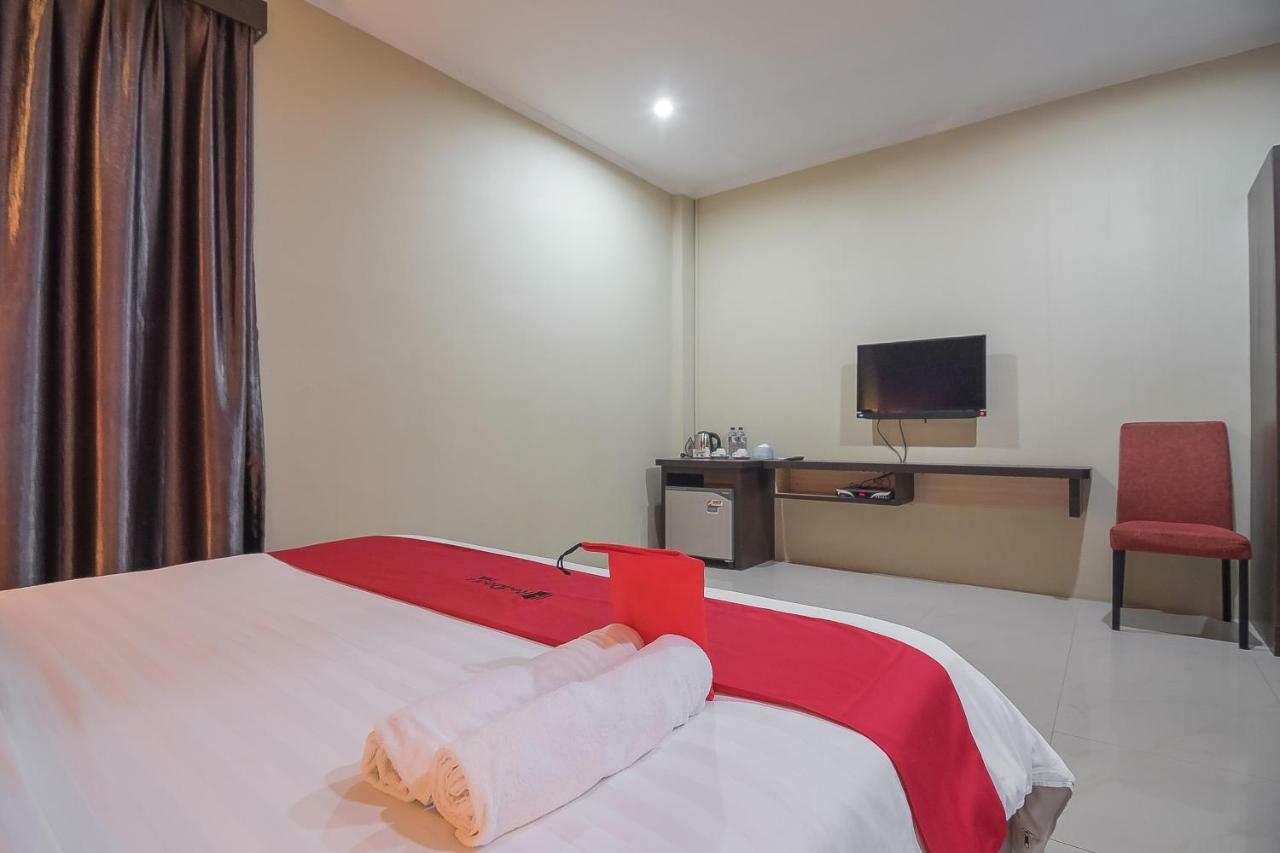 Reddoorz Plus @ Tanjung Pandan Belitung 2 Kültér fotó
